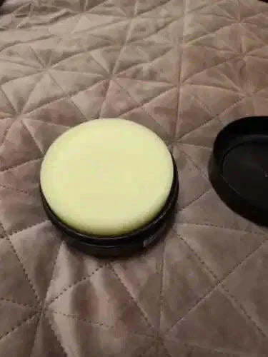 Nettoyant Professionnel pour Surfaces Intérieures et Extérieures — photo d'un client 1
